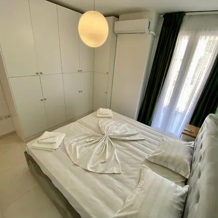 Riviera Breeze Haven A25 *
