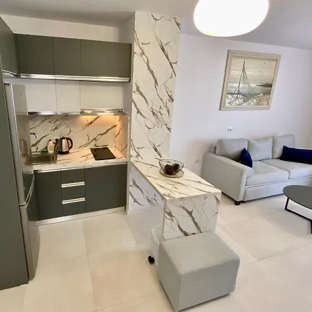 Riviera Breeze Haven A25 Apartment *